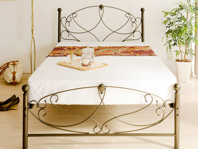 セミダブルベッド※フレームのみ ユアサプライムス.com｜セミダブルベッド フレームのみ コンセント付き