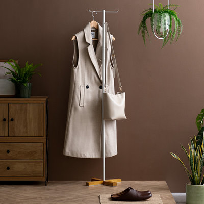 おしゃれなポールハンガーでお部屋のアクセントに。家具・インテリア通販