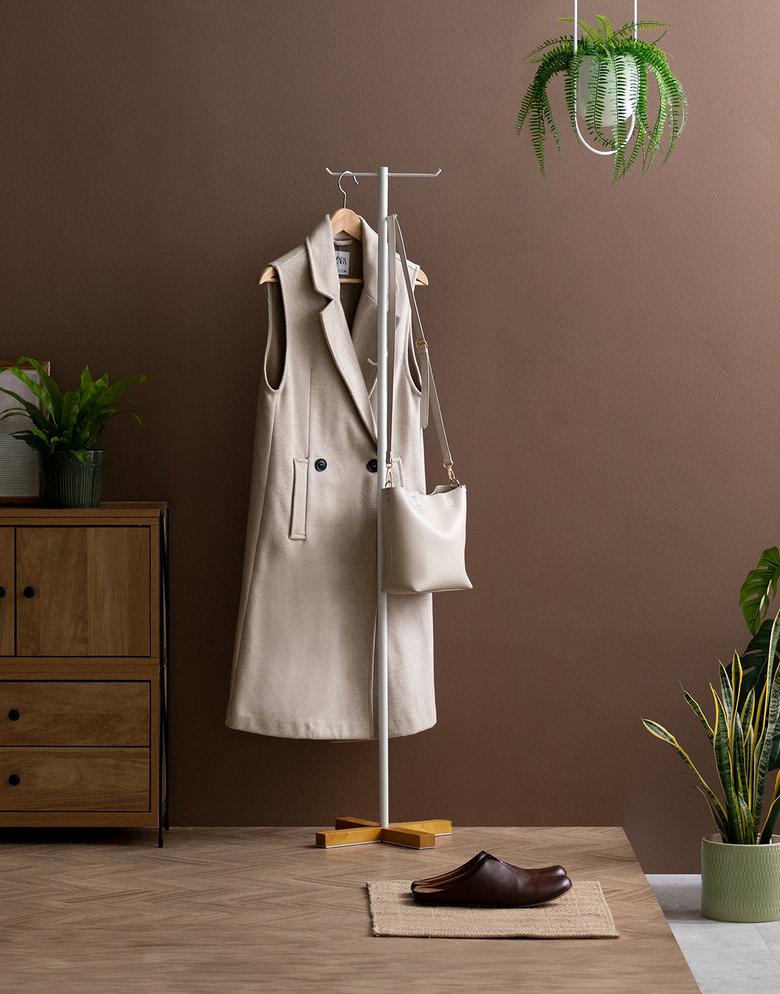 おしゃれなポールハンガーでお部屋のアクセントに。家具・インテリア通販