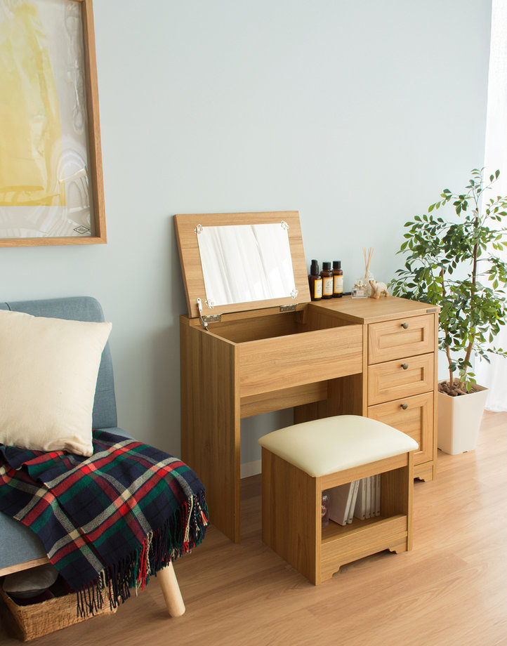 おしゃれなドレッサーデスクでお部屋にアクセントを！家具・インテリア通販