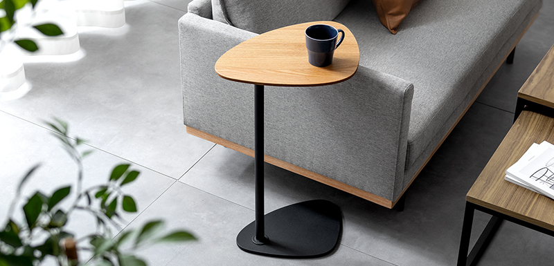 おしゃれで高級感のあるガラステーブルは低価格で販売中。家具